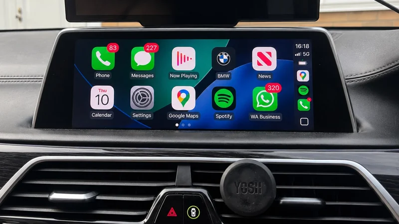 The same BMW screen running Apple CarPlay after activation